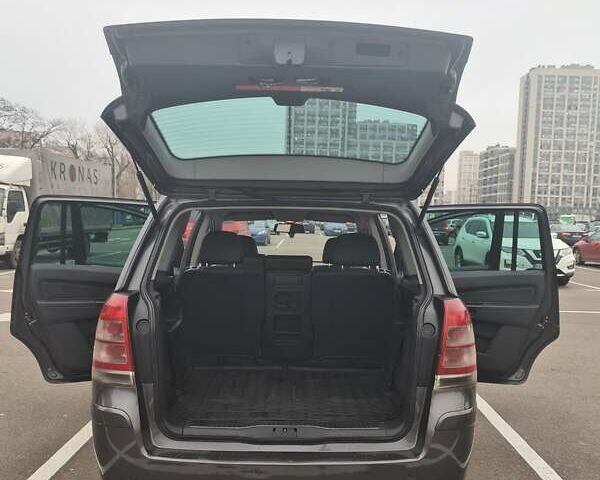 Сірий Опель Зафіра, об'ємом двигуна 1.91 л та пробігом 312 тис. км за 7200 $, фото 11 на Automoto.ua