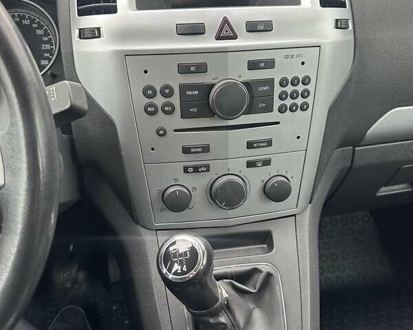 Сірий Опель Зафіра, об'ємом двигуна 1.6 л та пробігом 231 тис. км за 5999 $, фото 30 на Automoto.ua