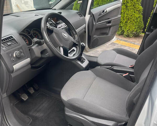 Сірий Опель Зафіра, об'ємом двигуна 1.6 л та пробігом 190 тис. км за 6800 $, фото 24 на Automoto.ua