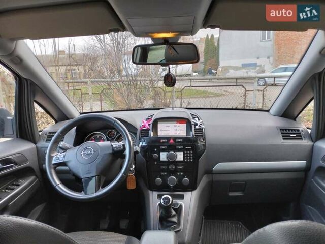 Сірий Опель Зафіра, об'ємом двигуна 1.7 л та пробігом 228 тис. км за 6500 $, фото 10 на Automoto.ua