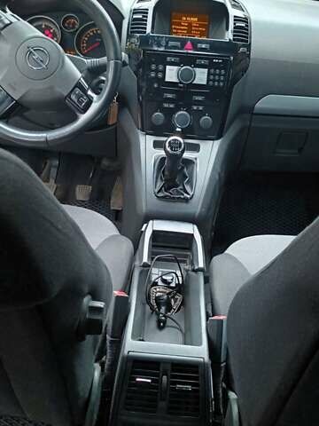 Опель Зафира 2010 в Ровно на Automoto.ua Серый Опель Зафира, объемом двигателя 1.7 л и пробегом 340 тыс. км за 6200 $, фото 14 на Automoto.ua