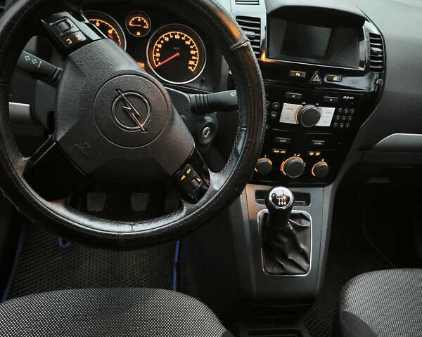 Сірий Опель Зафіра, об'ємом двигуна 1.69 л та пробігом 326 тис. км за 5800 $, фото 27 на Automoto.ua