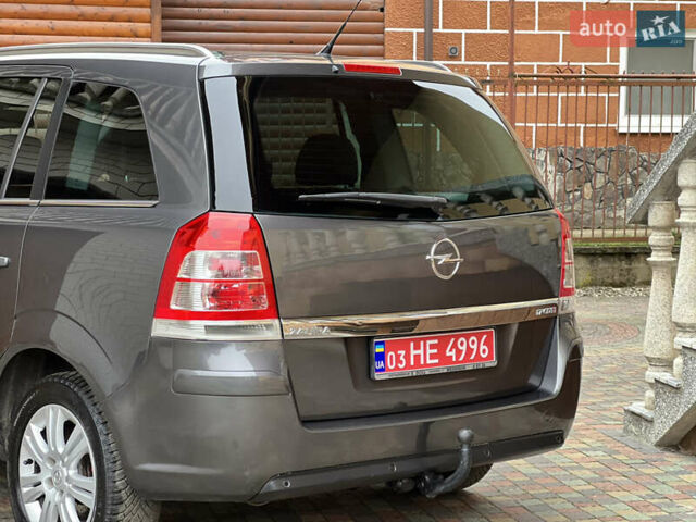 Серый Опель Зафира, объемом двигателя 1.7 л и пробегом 191 тыс. км за 7900 $, фото 23 на Automoto.ua