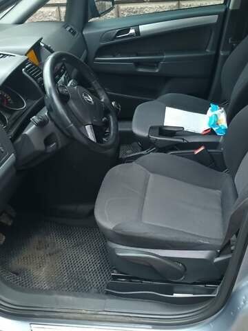 Опель Зафира 2010 в Ровно на Automoto.ua Серый Опель Зафира, объемом двигателя 1.7 л и пробегом 340 тыс. км за 6200 $, фото 12 на Automoto.ua