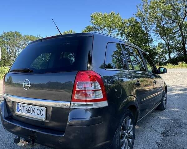 Серый Опель Зафира, объемом двигателя 1.7 л и пробегом 450 тыс. км за 7000 $, фото 6 на Automoto.ua