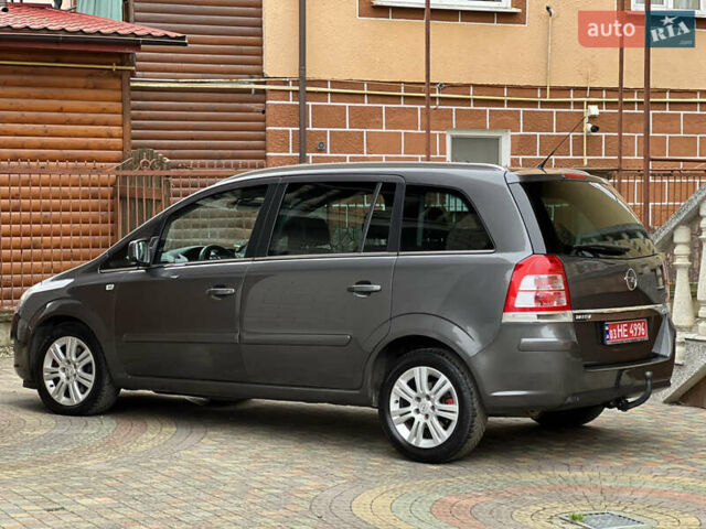 Серый Опель Зафира, объемом двигателя 1.7 л и пробегом 191 тыс. км за 7900 $, фото 21 на Automoto.ua