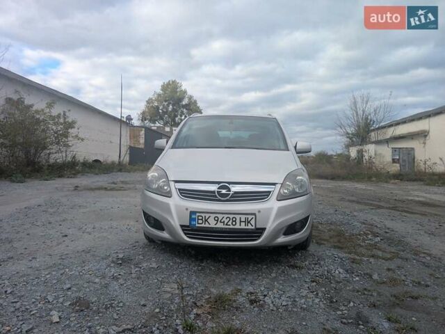 Серый Опель Зафира, объемом двигателя 1.69 л и пробегом 277 тыс. км за 6800 $, фото 9 на Automoto.ua