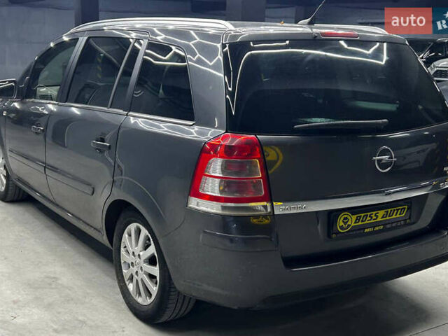 Серый Опель Зафира, объемом двигателя 1.91 л и пробегом 172 тыс. км за 8200 $, фото 3 на Automoto.ua