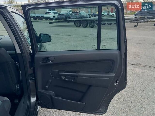 Сірий Опель Зафіра, об'ємом двигуна 1.6 л та пробігом 223 тис. км за 6900 $, фото 36 на Automoto.ua