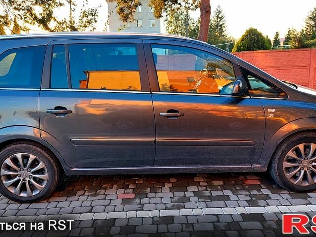 Серый Опель Зафира, объемом двигателя 1.7 л и пробегом 225 тыс. км за 6900 $, фото 2 на Automoto.ua