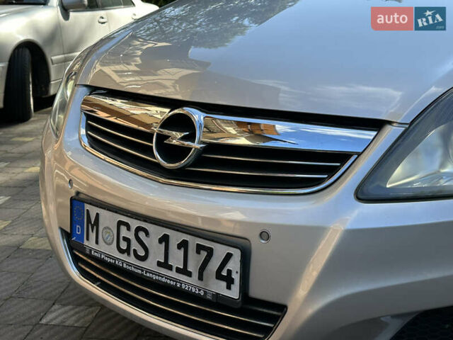 Сірий Опель Зафіра, об'ємом двигуна 1.6 л та пробігом 156 тис. км за 6899 $, фото 29 на Automoto.ua