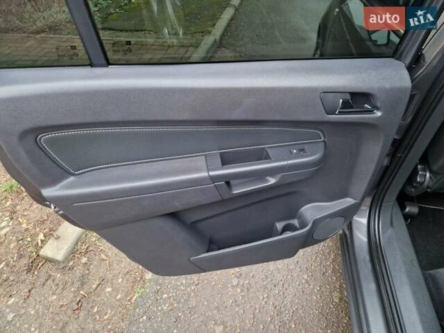 Серый Опель Зафира, объемом двигателя 1.8 л и пробегом 154 тыс. км за 7700 $, фото 26 на Automoto.ua