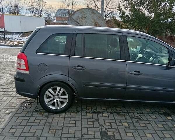 Серый Опель Зафира, объемом двигателя 1.69 л и пробегом 234 тыс. км за 6800 $, фото 91 на Automoto.ua