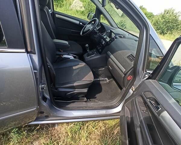 Серый Опель Зафира, объемом двигателя 1.7 л и пробегом 284 тыс. км за 6998 $, фото 23 на Automoto.ua