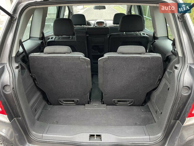 Серый Опель Зафира, объемом двигателя 1.8 л и пробегом 210 тыс. км за 7000 $, фото 18 на Automoto.ua