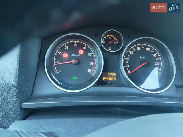 Опель Зафира 2010 в Львове на Automoto.ua Серый Опель Зафира, объемом двигателя 1.6 л и пробегом 144 тыс. км за 6900 $, фото 2 на Automoto.ua