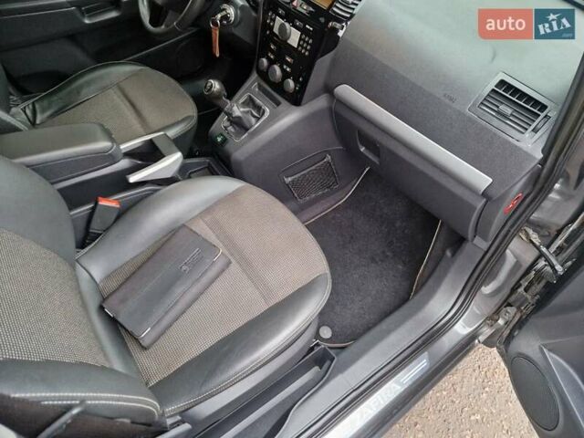 Серый Опель Зафира, объемом двигателя 1.8 л и пробегом 154 тыс. км за 7700 $, фото 29 на Automoto.ua