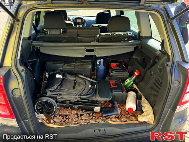 Серый Опель Зафира, объемом двигателя 1.8 л и пробегом 231 тыс. км за 7050 $, фото 11 на Automoto.ua