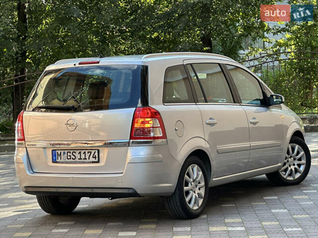 Сірий Опель Зафіра, об'ємом двигуна 1.6 л та пробігом 156 тис. км за 6899 $, фото 2 на Automoto.ua