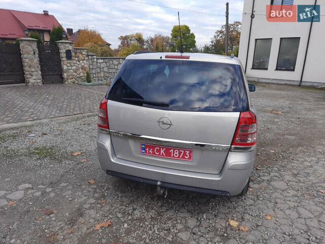 Серый Опель Зафира, объемом двигателя 1.7 л и пробегом 180 тыс. км за 8300 $, фото 21 на Automoto.ua