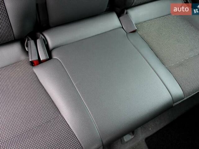 Серый Опель Зафира, объемом двигателя 1.8 л и пробегом 220 тыс. км за 7499 $, фото 59 на Automoto.ua