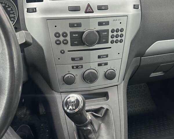 Сірий Опель Зафіра, об'ємом двигуна 1.6 л та пробігом 231 тис. км за 5999 $, фото 32 на Automoto.ua