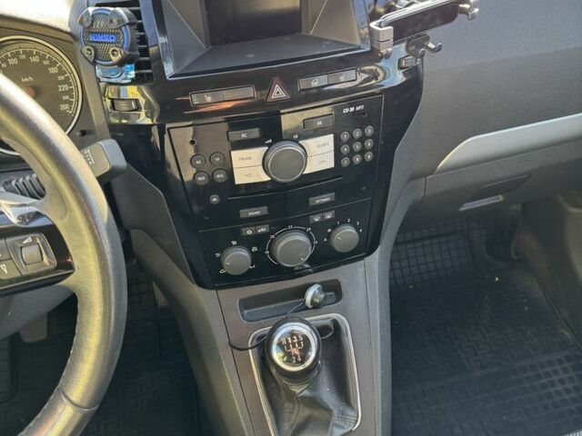 Сірий Опель Зафіра, об'ємом двигуна 1.8 л та пробігом 231 тис. км за 7050 $, фото 14 на Automoto.ua