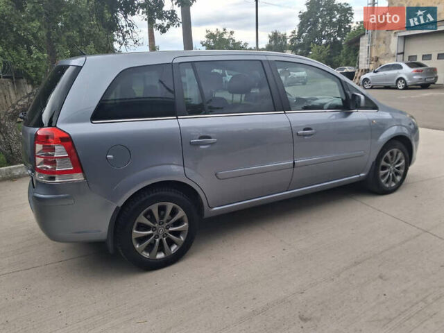 Сірий Опель Зафіра, об'ємом двигуна 1.6 л та пробігом 132 тис. км за 7999 $, фото 2 на Automoto.ua