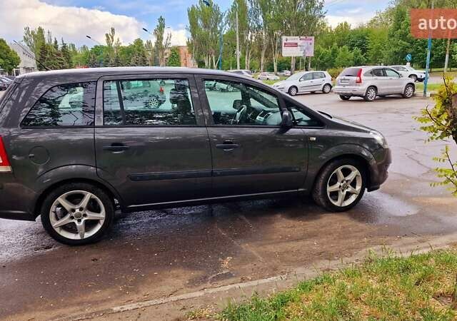 Серый Опель Зафира, объемом двигателя 1.6 л и пробегом 221 тыс. км за 7000 $, фото 9 на Automoto.ua
