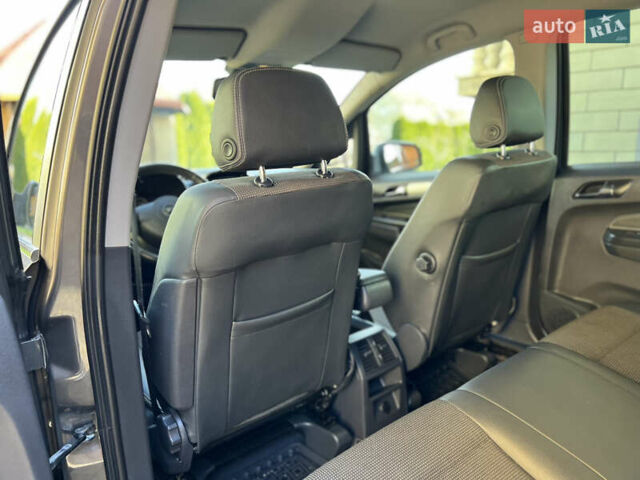 Серый Опель Зафира, объемом двигателя 1.7 л и пробегом 196 тыс. км за 7800 $, фото 43 на Automoto.ua