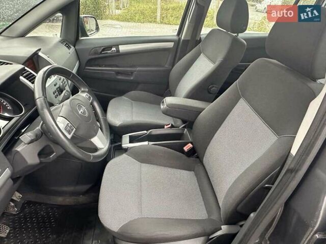 Сірий Опель Зафіра, об'ємом двигуна 1.6 л та пробігом 231 тис. км за 5999 $, фото 15 на Automoto.ua