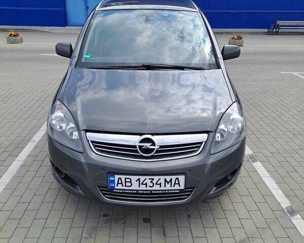 Серый Опель Зафира, объемом двигателя 1.8 л и пробегом 227 тыс. км за 7600 $, фото 4 на Automoto.ua