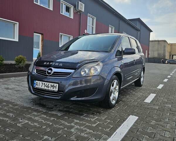 Серый Опель Зафира, объемом двигателя 1.7 л и пробегом 249 тыс. км за 6700 $, фото 1 на Automoto.ua