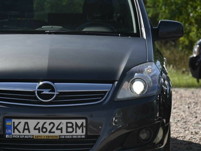 Сірий Опель Зафіра, об'ємом двигуна 1.9 л та пробігом 272 тис. км за 6800 $, фото 3 на Automoto.ua