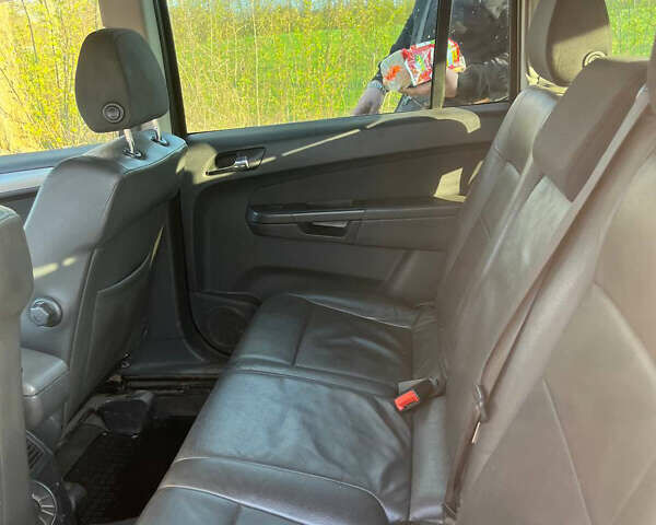 Серый Опель Зафира, объемом двигателя 1.8 л и пробегом 300 тыс. км за 5300 $, фото 9 на Automoto.ua