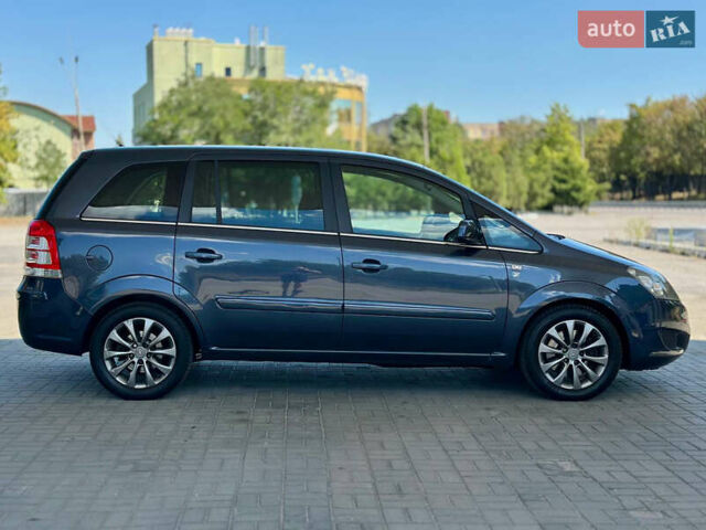 Сірий Опель Зафіра, об'ємом двигуна 1.7 л та пробігом 165 тис. км за 6299 $, фото 3 на Automoto.ua