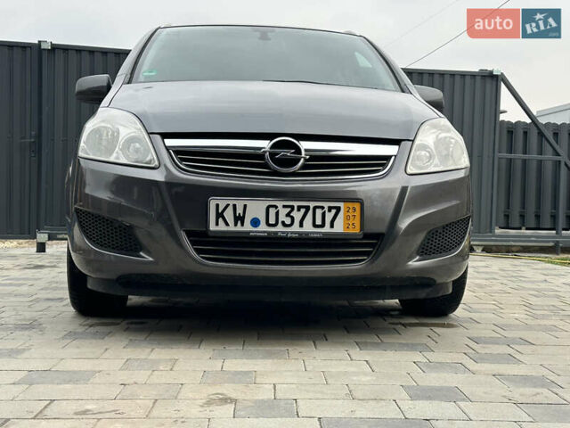 Серый Опель Зафира, объемом двигателя 1.6 л и пробегом 231 тыс. км за 5900 $, фото 29 на Automoto.ua