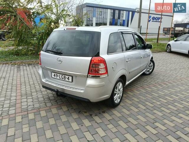 Серый Опель Зафира, объемом двигателя 1.8 л и пробегом 217 тыс. км за 6700 $, фото 6 на Automoto.ua