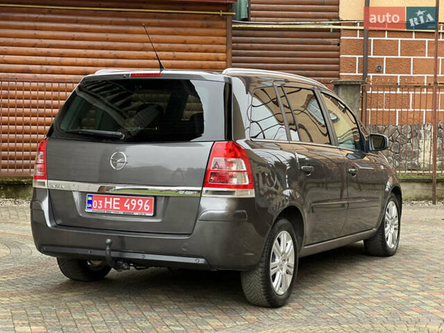 Серый Опель Зафира, объемом двигателя 1.7 л и пробегом 191 тыс. км за 7900 $, фото 13 на Automoto.ua