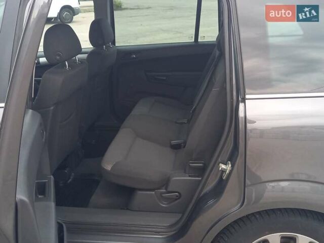 Сірий Опель Зафіра, об'ємом двигуна 1.6 л та пробігом 223 тис. км за 6900 $, фото 42 на Automoto.ua