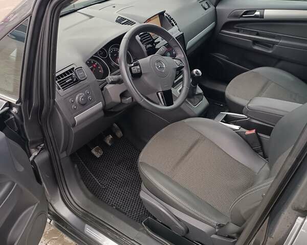 Серый Опель Зафира, объемом двигателя 1.8 л и пробегом 204 тыс. км за 8200 $, фото 10 на Automoto.ua