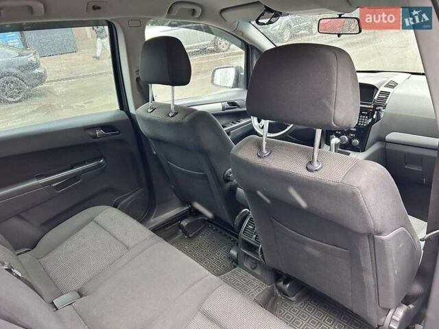 Серый Опель Зафира, объемом двигателя 1.9 л и пробегом 327 тыс. км за 6500 $, фото 7 на Automoto.ua