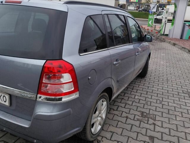 Серый Опель Зафира, объемом двигателя 0 л и пробегом 326 тыс. км за 5900 $, фото 2 на Automoto.ua