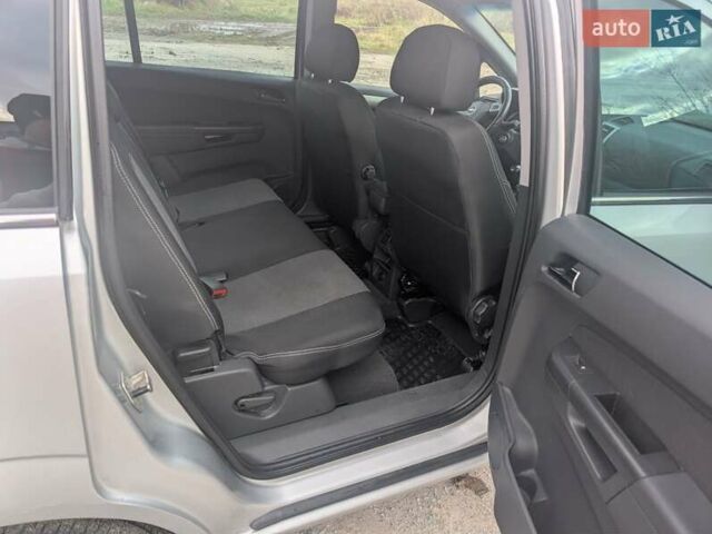 Серый Опель Зафира, объемом двигателя 1.69 л и пробегом 277 тыс. км за 6800 $, фото 17 на Automoto.ua