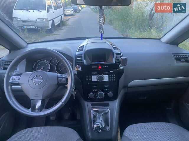 Серый Опель Зафира, объемом двигателя 1.7 л и пробегом 180 тыс. км за 6700 $, фото 18 на Automoto.ua