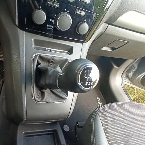 Серый Опель Зафира, объемом двигателя 1.7 л и пробегом 284 тыс. км за 6998 $, фото 10 на Automoto.ua