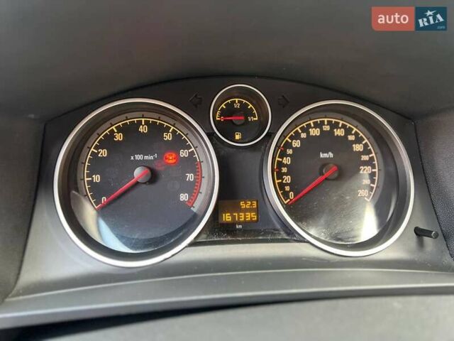 Серый Опель Зафира, объемом двигателя 1.6 л и пробегом 167 тыс. км за 7499 $, фото 43 на Automoto.ua