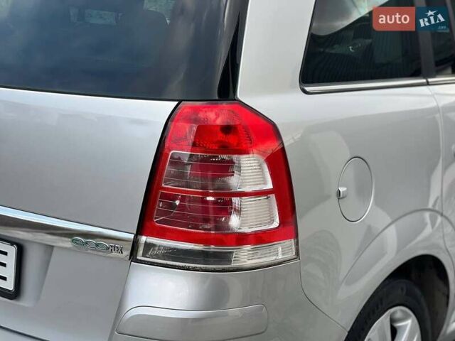 Серый Опель Зафира, объемом двигателя 1.6 л и пробегом 167 тыс. км за 7499 $, фото 21 на Automoto.ua