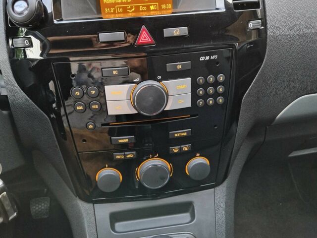 Серый Опель Зафира, объемом двигателя 1.8 л и пробегом 204 тыс. км за 7950 $, фото 19 на Automoto.ua