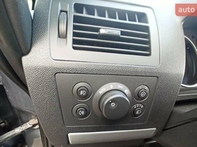 Серый Опель Зафира, объемом двигателя 1.7 л и пробегом 284 тыс. км за 6998 $, фото 9 на Automoto.ua